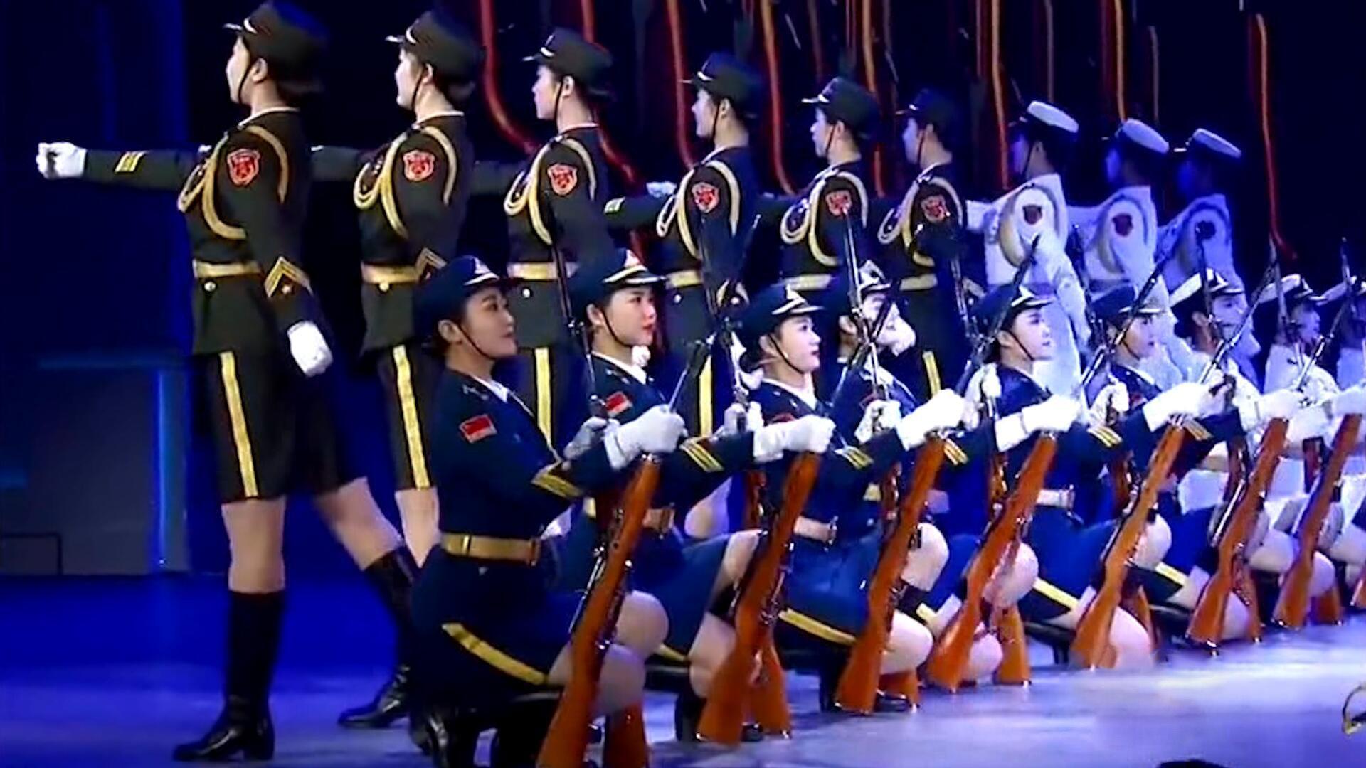 三軍女兵隊跳舞，展現(xiàn)力量與柔美的完美結(jié)合，三軍女兵隊舞蹈，力量與柔美的完美交融
