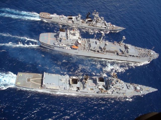 中國(guó)第三艘航空母艦下水，揭示強(qiáng)大國(guó)防新里程碑，中國(guó)第三艘航空母艦下水，國(guó)防實(shí)力再上新臺(tái)階