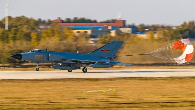 關于2022年殲-7還有多少架的探討，探討，殲-7戰(zhàn)機在2022年的數(shù)量概況
