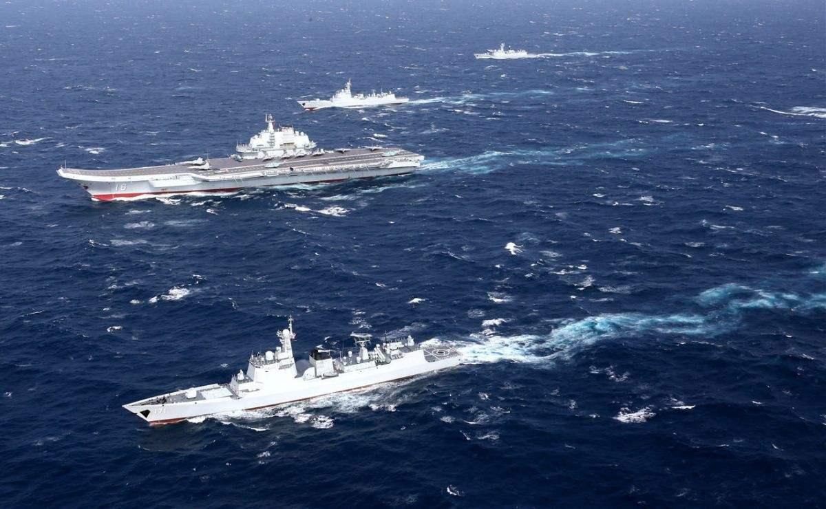 聚焦國際海域，中國戰(zhàn)艦圍觀英艦背后的故事，聚焦國際海域，中國戰(zhàn)艦視角下的英艦背后故事