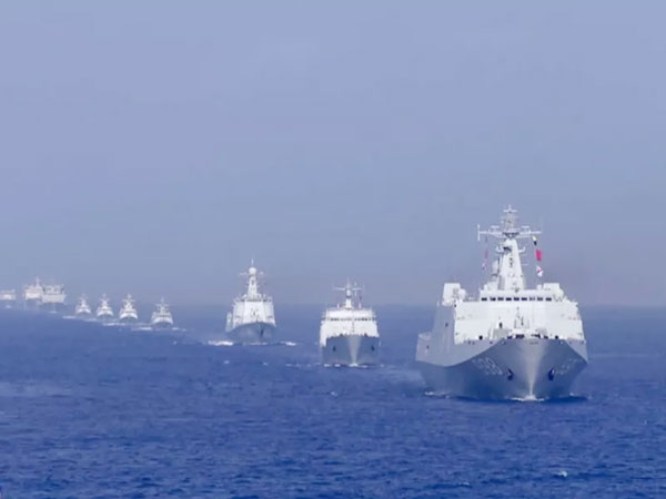 人民海軍成立70周年閱兵，輝煌成就與堅(jiān)定前行，人民海軍成立70周年閱兵，輝煌成就鑄就，堅(jiān)定前行展雄姿