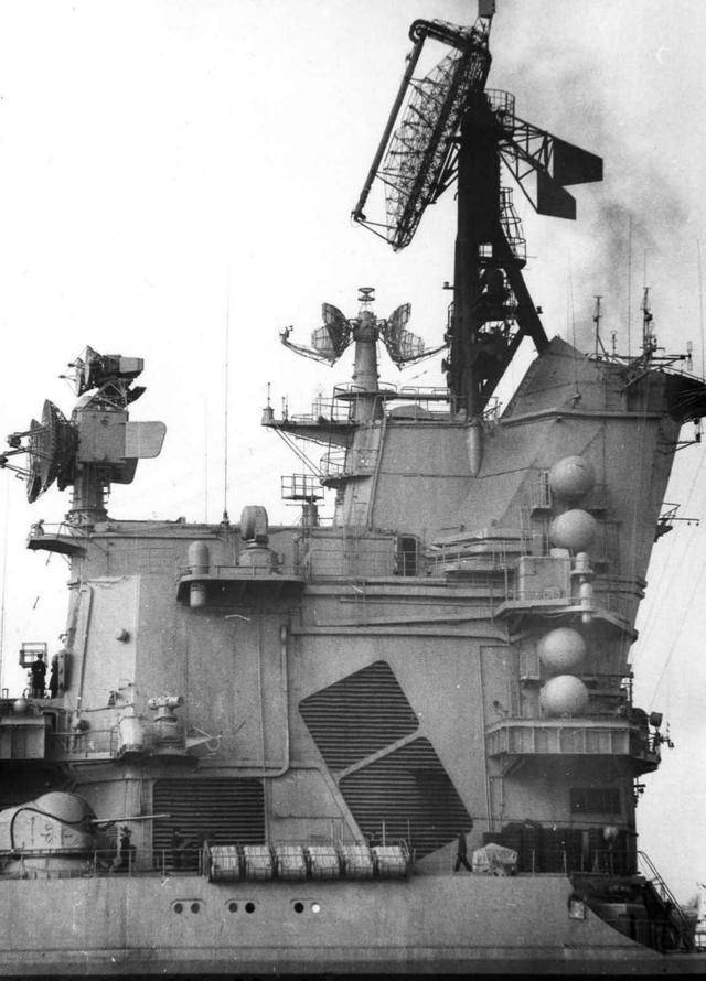 蘇聯(lián)65型巡洋艦，歷史與特點(diǎn)解析，蘇聯(lián)65型巡洋艦，歷史背景與特點(diǎn)深度解析