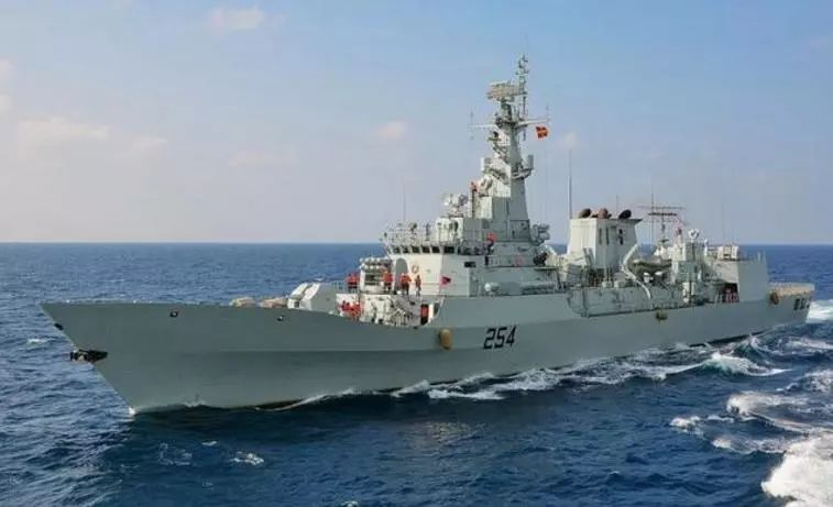 中國目前最先進的軍艦，展現(xiàn)強大的國防實力，中國最尖端軍艦彰顯國防實力