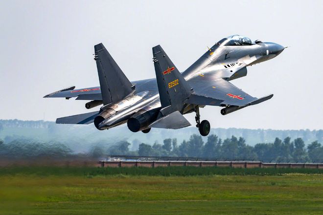 殲-11系列戰(zhàn)斗機(jī)，型號(hào)多樣，展現(xiàn)中國(guó)航空工業(yè)的輝煌成就，殲-11系列戰(zhàn)斗機(jī)，中國(guó)航空工業(yè)的璀璨明珠