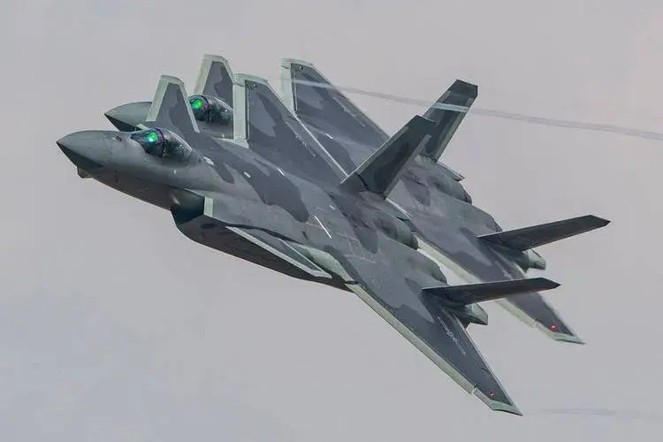 殲-20戰(zhàn)斗機(jī)簡(jiǎn)筆畫教程與解析，殲-20戰(zhàn)斗機(jī)簡(jiǎn)筆畫教程詳解及解析