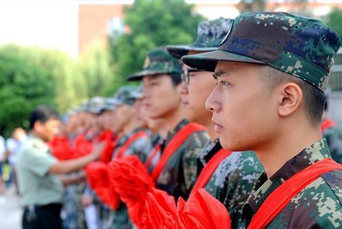 當(dāng)兵的好處，探索軍旅生涯的無(wú)限價(jià)值，軍旅生涯的價(jià)值，當(dāng)兵的好處探索與無(wú)限可能