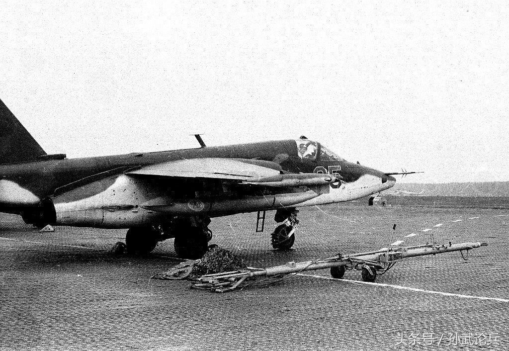 蘇-25攻擊機(jī)的卓越性能與獨(dú)特特點(diǎn)，蘇-25攻擊機(jī)的卓越性能與獨(dú)特特性解析