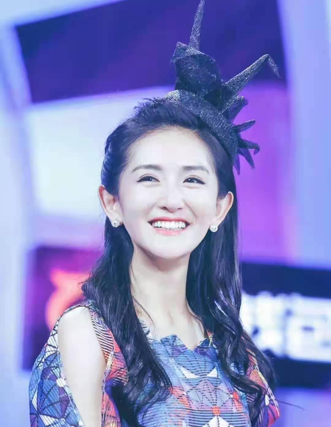 謝娜個人簡歷，謝娜個人簡介與生平