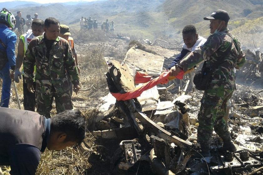 揭秘C-130運輸機的獨特優(yōu)勢與傳奇歷程，揭秘C-130運輸機的獨特優(yōu)勢與傳奇歷程回顧