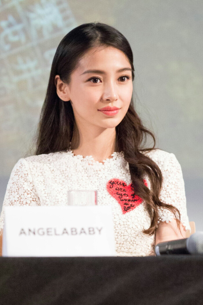 楊穎簡(jiǎn)介個(gè)人簡(jiǎn)歷，楊穎個(gè)人簡(jiǎn)歷簡(jiǎn)介