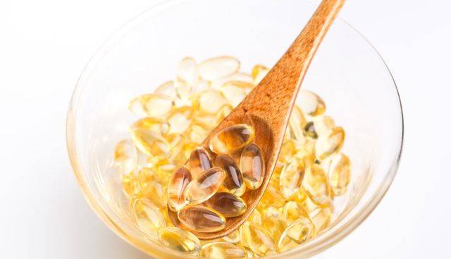 女性一天吃一粒維生素E，益處、注意事項(xiàng)與最佳實(shí)踐，女性每日一粒維生素E，益處、注意事項(xiàng)與最佳實(shí)踐指南